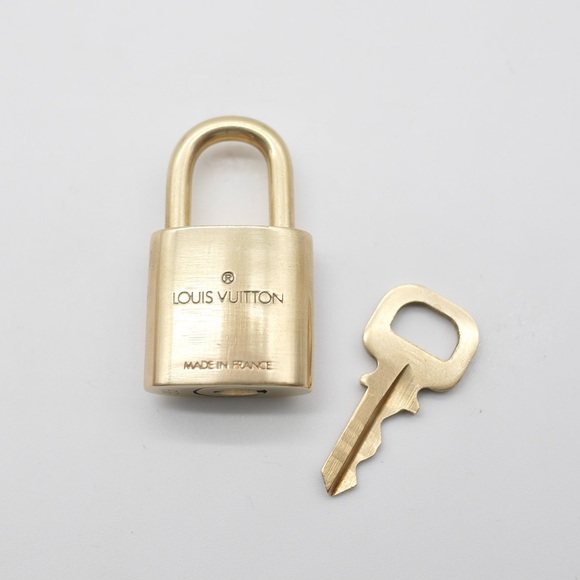 🍓LV Lock and Key #313 - Picture 2 of 3